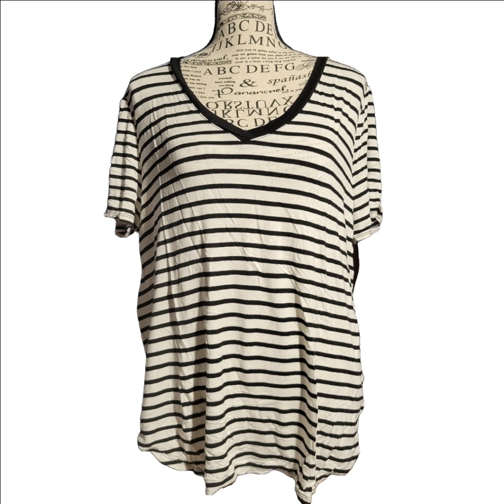 Redy Brand Black and off white short sleeved top size large Womens